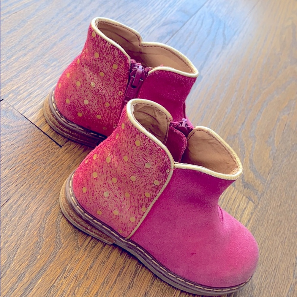 Tucker + Tate pink boots with gold accent
